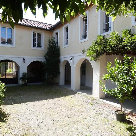 De L'Autre Cote Bed & Breakfast Garlin Luaran gambar