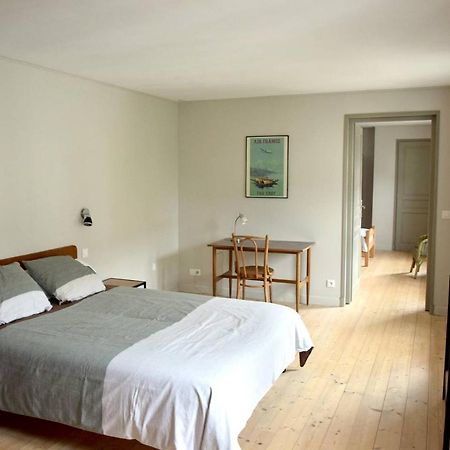 De L'Autre Cote Bed & Breakfast Garlin Luaran gambar