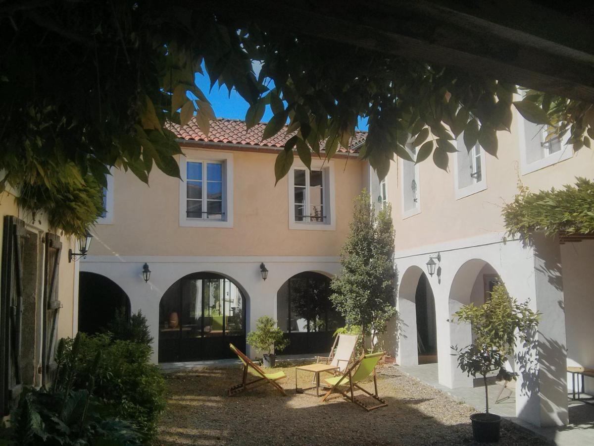 De L'Autre Cote Bed & Breakfast Garlin Luaran gambar