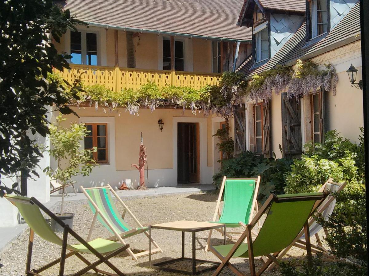 De L'Autre Cote Bed & Breakfast Garlin Luaran gambar