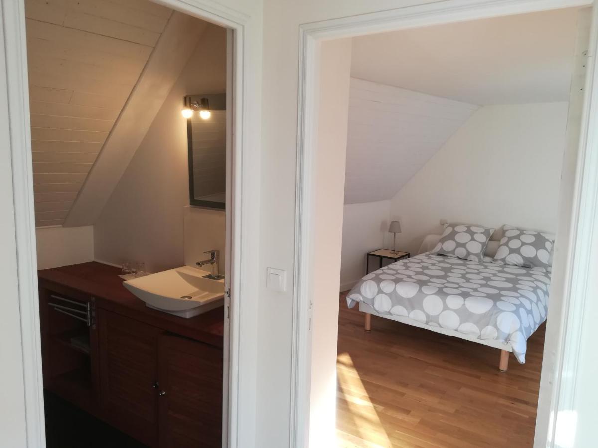De L'Autre Cote Bed & Breakfast Garlin Luaran gambar