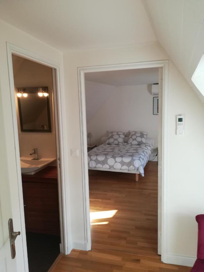 De L'Autre Cote Bed & Breakfast Garlin Luaran gambar