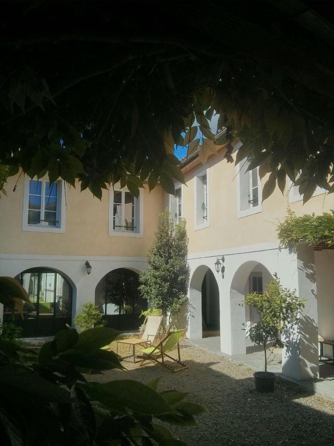 De L'Autre Cote Bed & Breakfast Garlin Luaran gambar