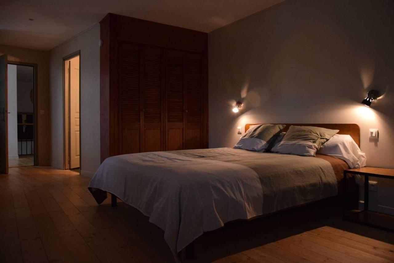 De L'Autre Cote Bed & Breakfast Garlin Luaran gambar