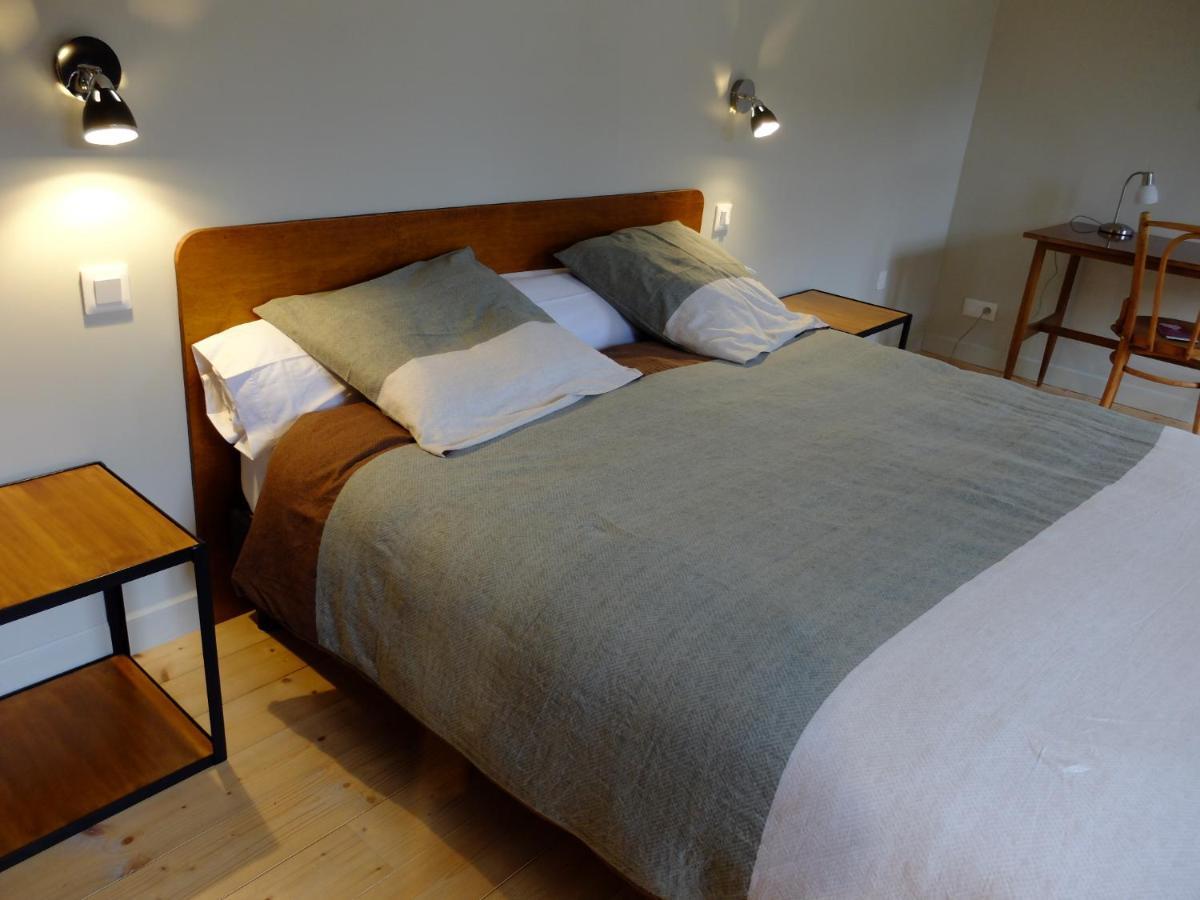De L'Autre Cote Bed & Breakfast Garlin Luaran gambar