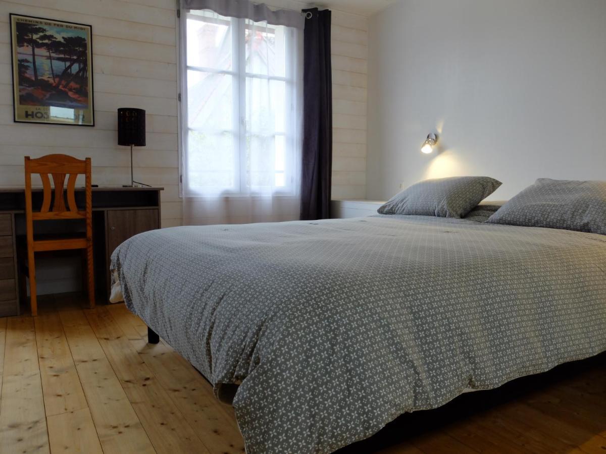 De L'Autre Cote Bed & Breakfast Garlin Luaran gambar