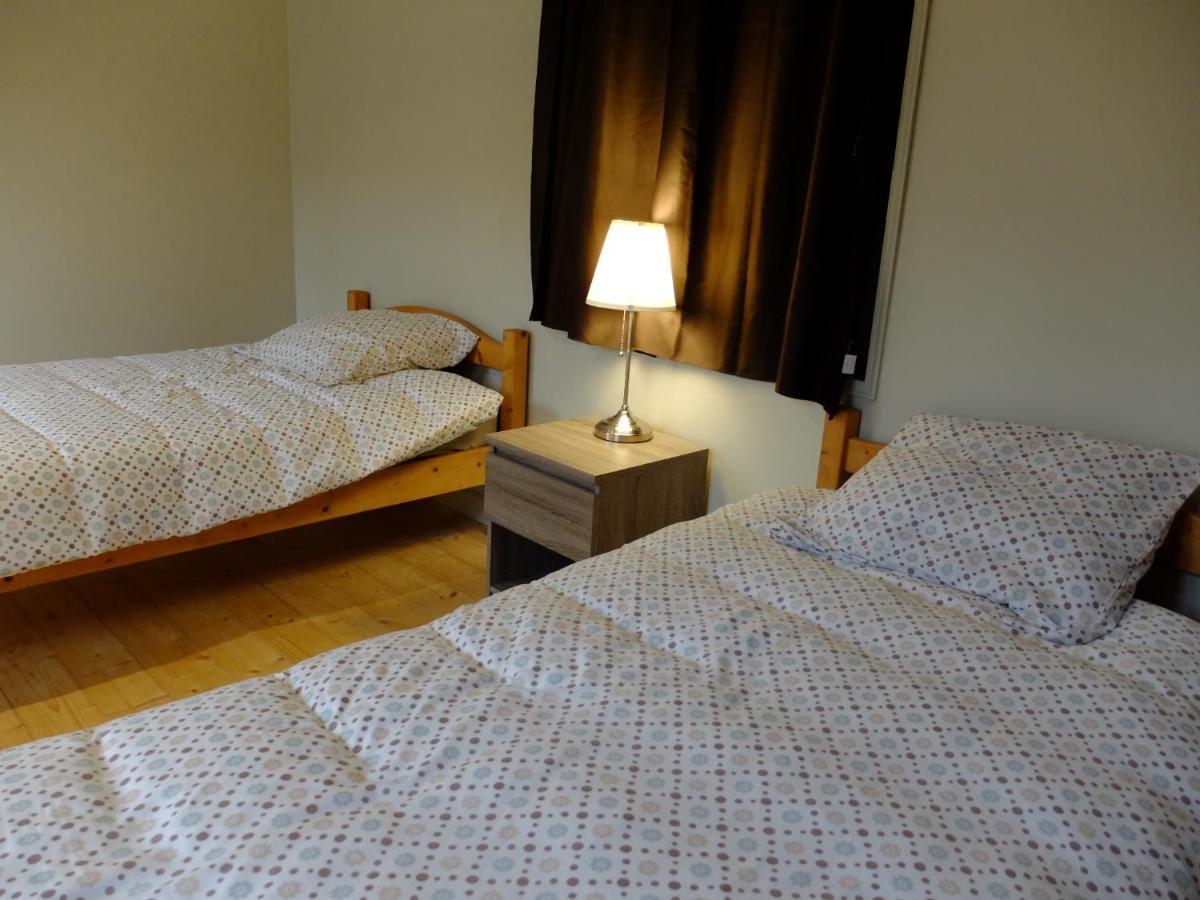 De L'Autre Cote Bed & Breakfast Garlin Luaran gambar
